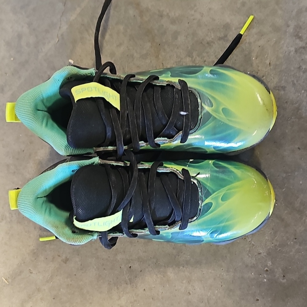 Boys UA Cleats